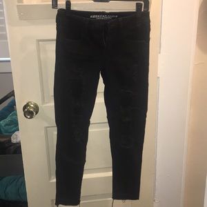 American Eagle black ripped skinny crop jeans!